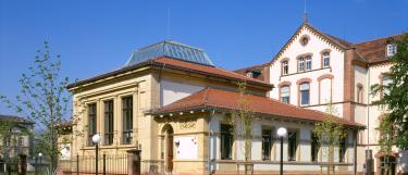 Gebäude Voßstraße 2